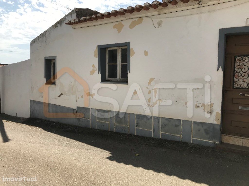 Moradia com 203 m2 em Selmes, distrito de Beja