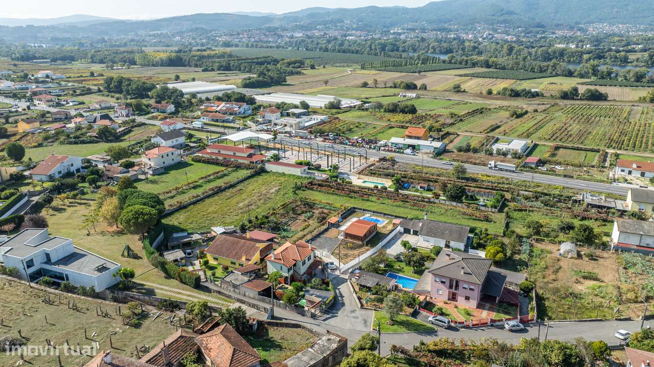 Moradia individual T2 térrea com piscina-36