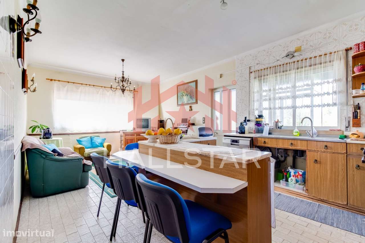 Prédio / 3 Pisos / 3 Apartamentos T3 / Garagem Fechada / Anexos / Embr - Grande imagem: 4/42