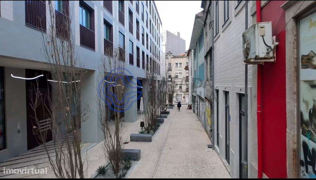 Prédio para reabilitar no Porto com PIP - Grande imagem: 2/13