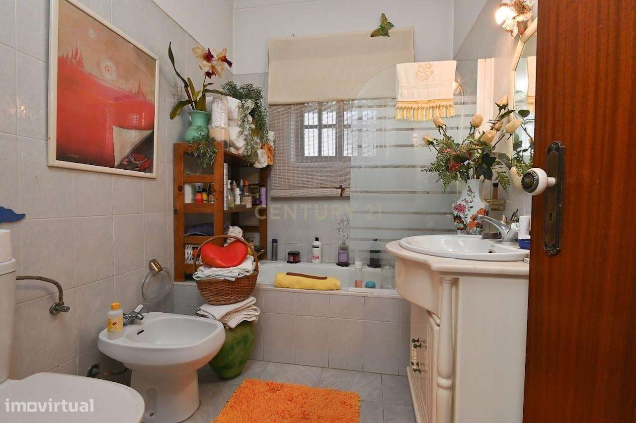 Espaçosa Moradia T3 na Quinta do Conde, Sesimbra-13