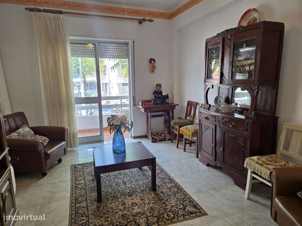 Simpático Apartamento T3, em prédio com elevador, no centro de Tavira-5