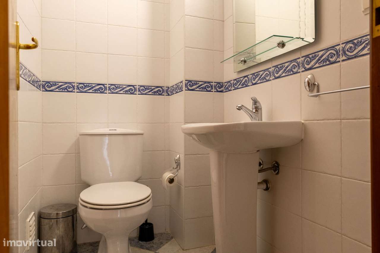 Apartamento T2 Espaçoso em Armação de Pêra com Garagem!-20