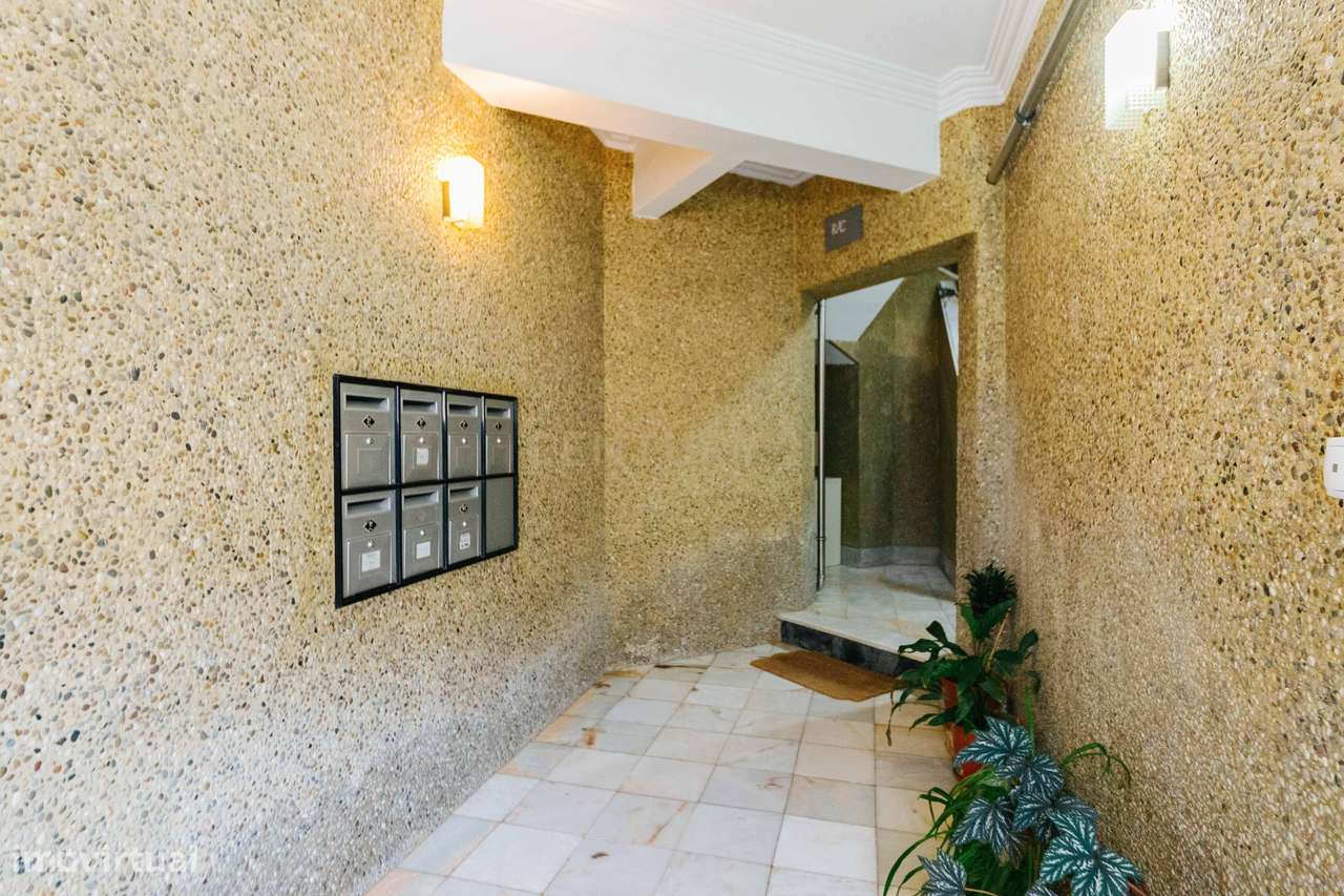 Apartamento T2 Queijas-14