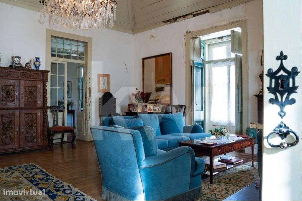 Propriedade edificada em pleno centro histórico das Caldas da Rainha, - Grande imagem: 3/31