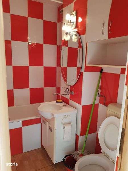 Inchiriez apartament regim hotelier - Imagine principală: 4/7