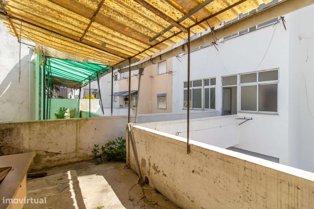 Prédio Totalmente Arrendado | Excelente Oportunidade de Investimento |-10