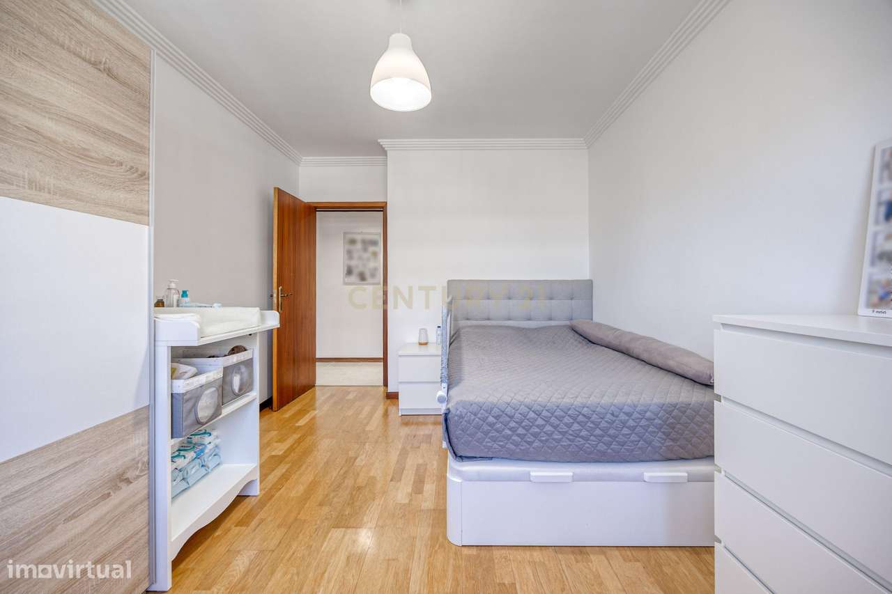 Apartamento T3 com varanda e Box fechada-20