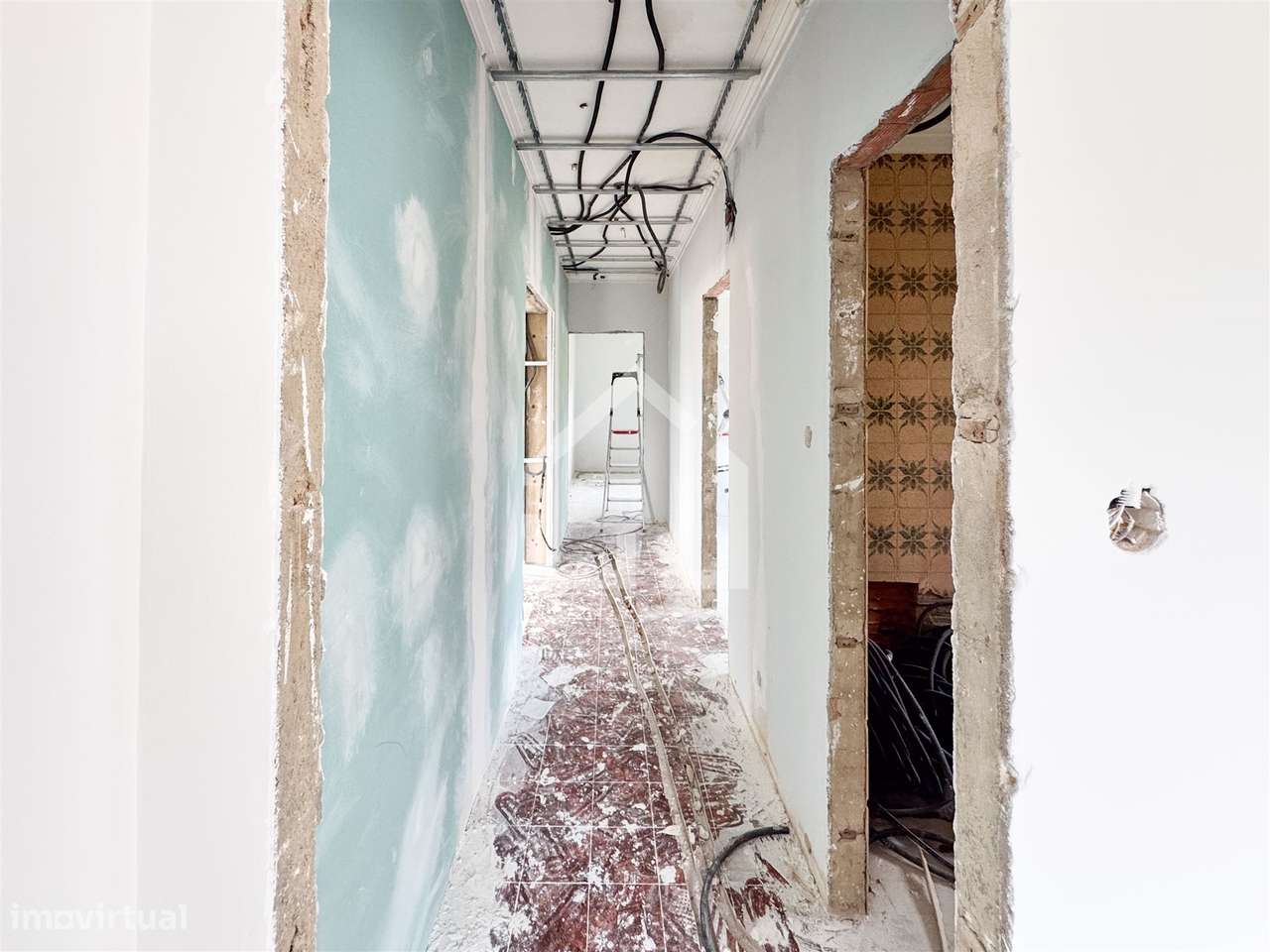 Moradia T3 RENOVADA - 2.860m2 de Terreno - Grande imagem: 5/11