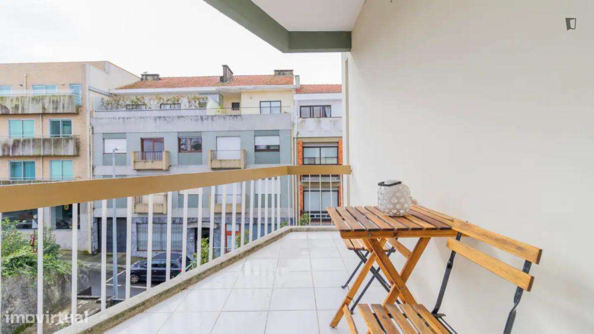 Apartamento com 3 quartos - localizado em Lordelo do Ouro Porto - Grande imagem: 4/10