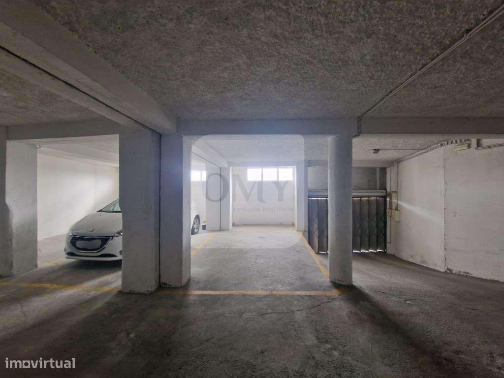 Loja com 2 frentes na Av. Aureliano Barrigas em Vila Real-18