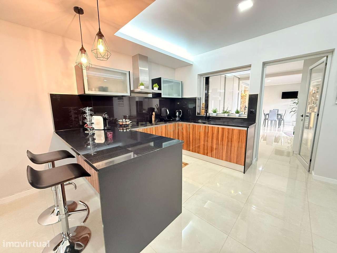 Moradia Moderna com Vista Mar e Serra – Excelente Oportunidade - Grande imagem: 3/43