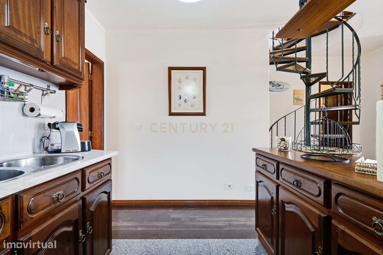 Duplex T2+2 em Lourinhã com Terraço e Proximidade à Praia-19