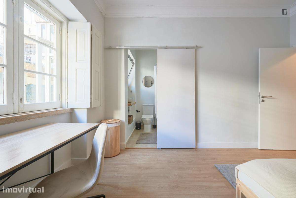 Quarto - localizado em Roma-Areeiro Lisbon - Grande imagem: 4/10