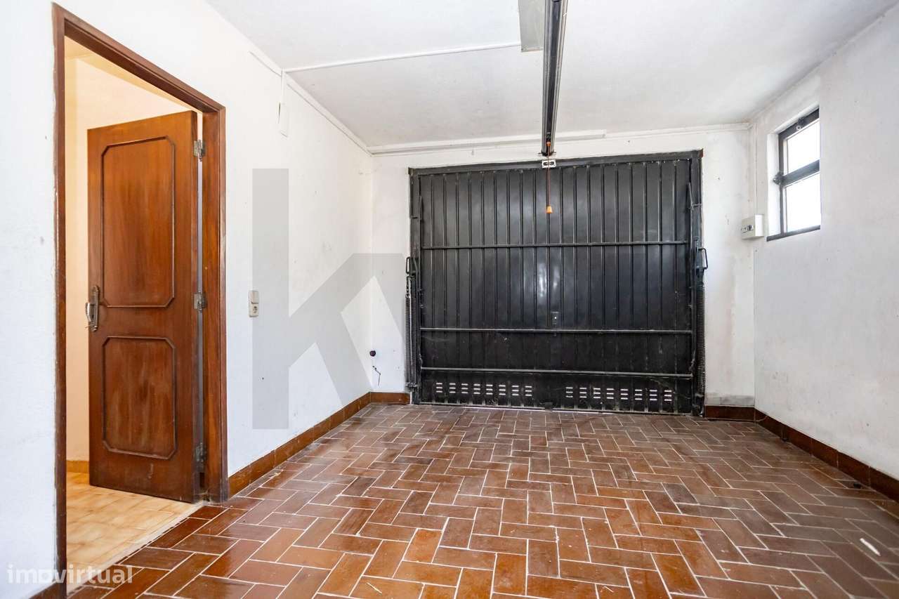 Fantástica Moradia T4 (10 Divisões) com Terreno de 869 m2 – Imenso Pot-33