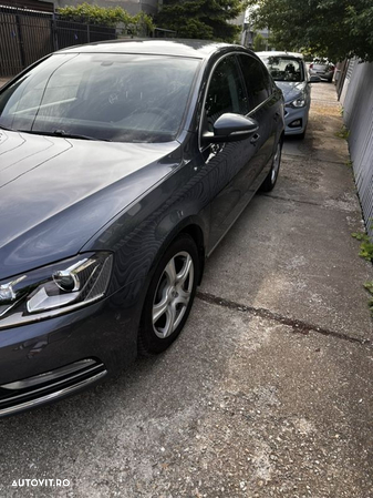 Volkswagen Passat Variant 2.0 TDI BlueMotion Technology DSG Comfortline - 19