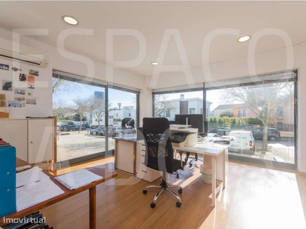 TUDO À MÃO! Excelente estado (pintura a estrear), 2 casas de banho,... - Grande imagem: 5/45