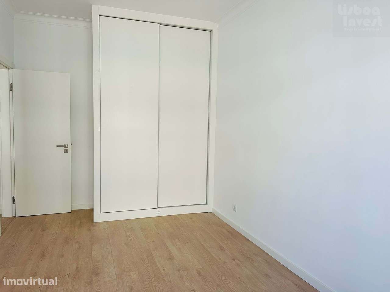 Vendo T2 Almada Totalmente Remodelado-8