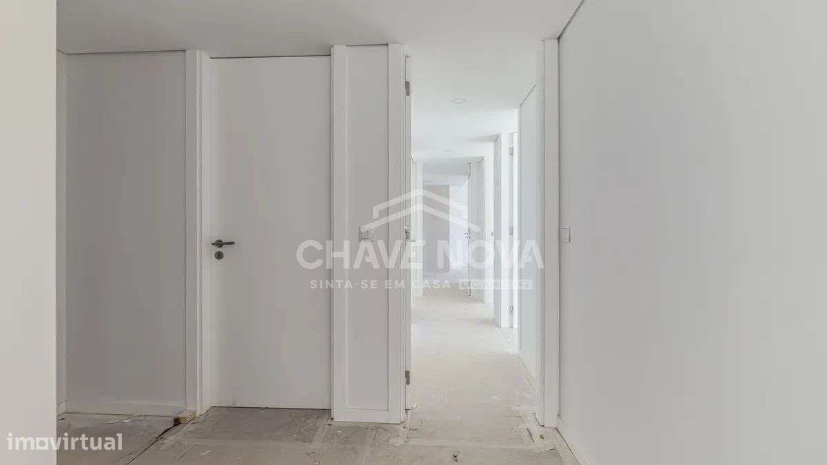 Apartamento T3 Novo c/ Lugar de Garagem Duplo na Madalena-14