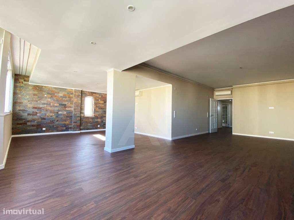 Apartamento T4 em Cascais com vista Mar e Serra-0