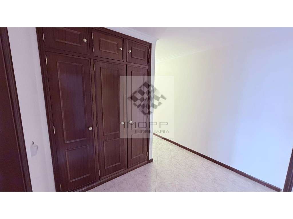 Fabuloso apartamento T2 na Cavaleira com parqueamento-19