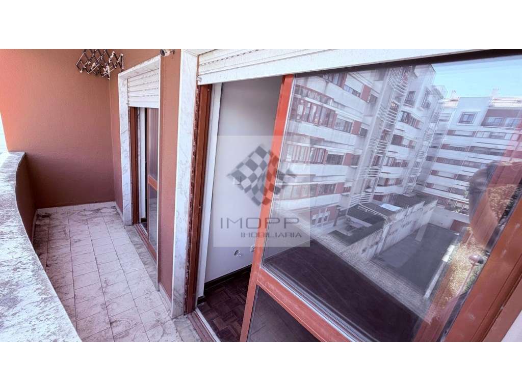Fabuloso apartamento T2 na Cavaleira com parqueamento-18