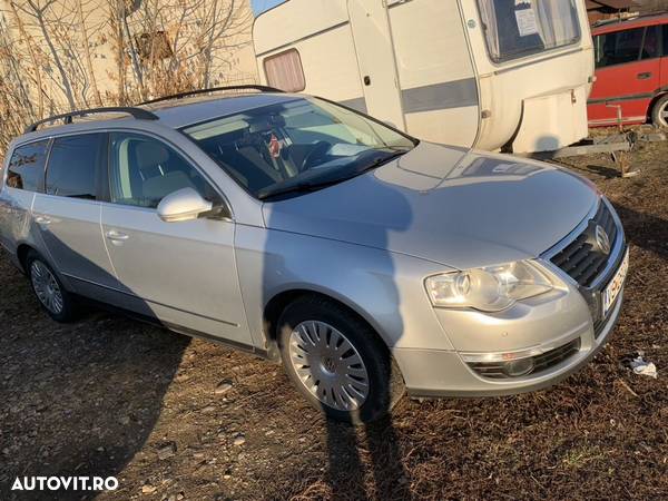 Volkswagen Passat Variant 2.0 Blue TDI DPF Comfortline - 19