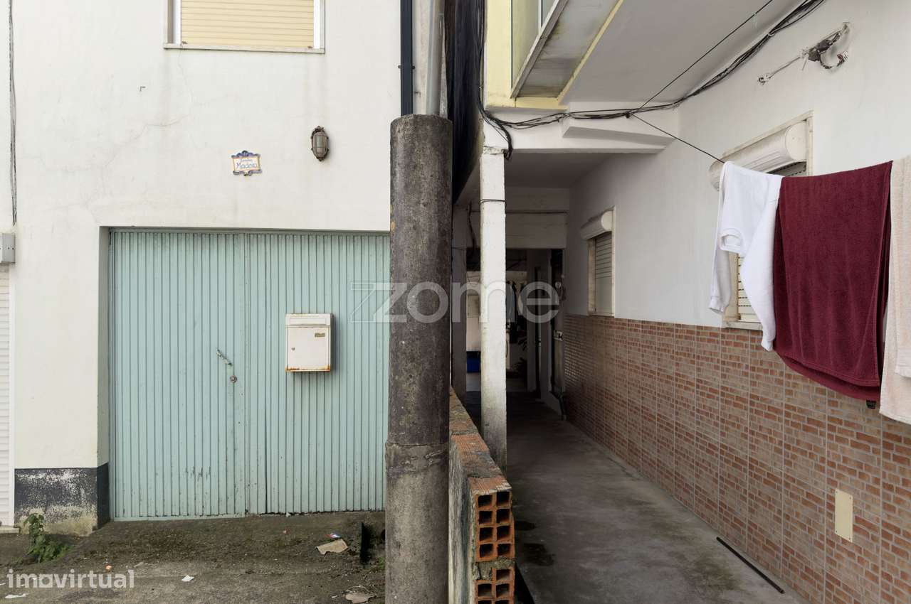 Apartamento T2 com terreno e arrumo na Adémia de Cima - Grande imagem: 3/19