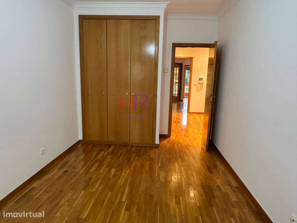 Apartamento T2 com garagem e arrecadação em Celas, Coimbra. Excelen...-7