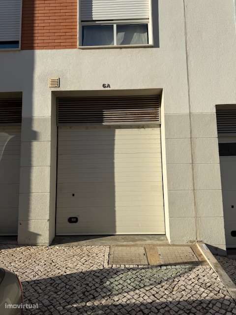 Garagem em Vila Franca de Xira com boa localização - Grande imagem: 5/5
