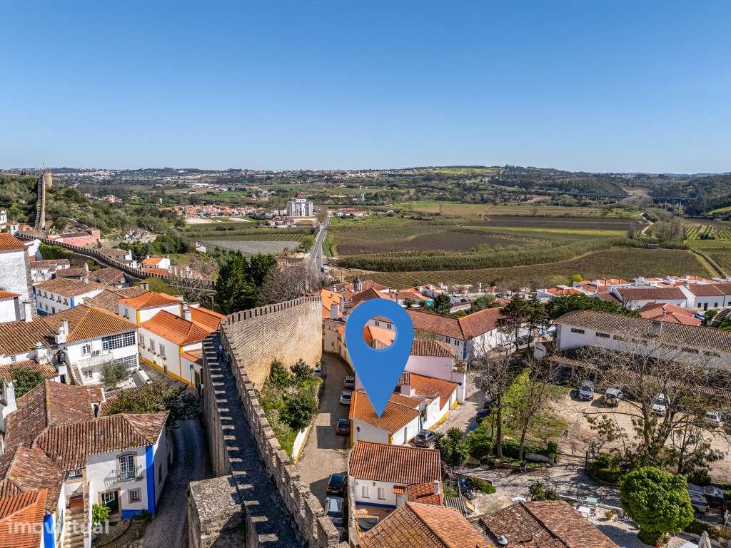 Moradia junto às muralhas do Castelo de Óbidos-14