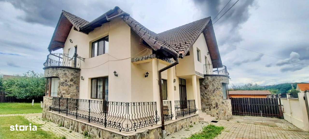 Casa deosebita Rasnov Cartierul Primaverii - Imagine principală: 2/20