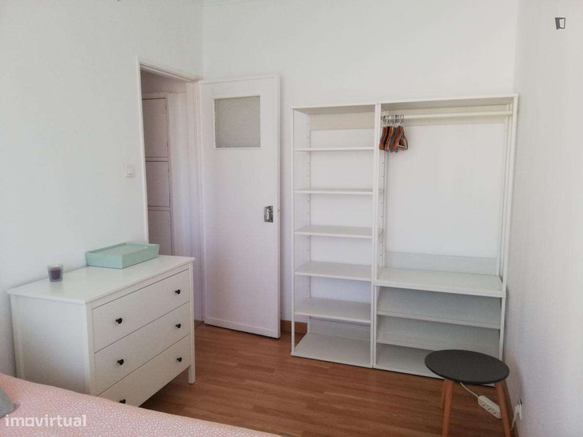 Apartamento com 1 quartos - localizado em Benfica Lisbon - Grande imagem: 5/22