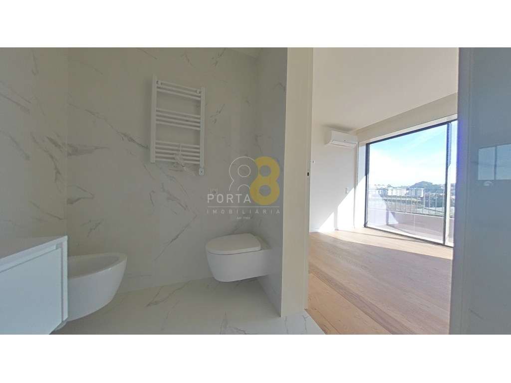 Apartamento T3 com vistas e varanda nas 3 frentes - Matosinhos Sul-26