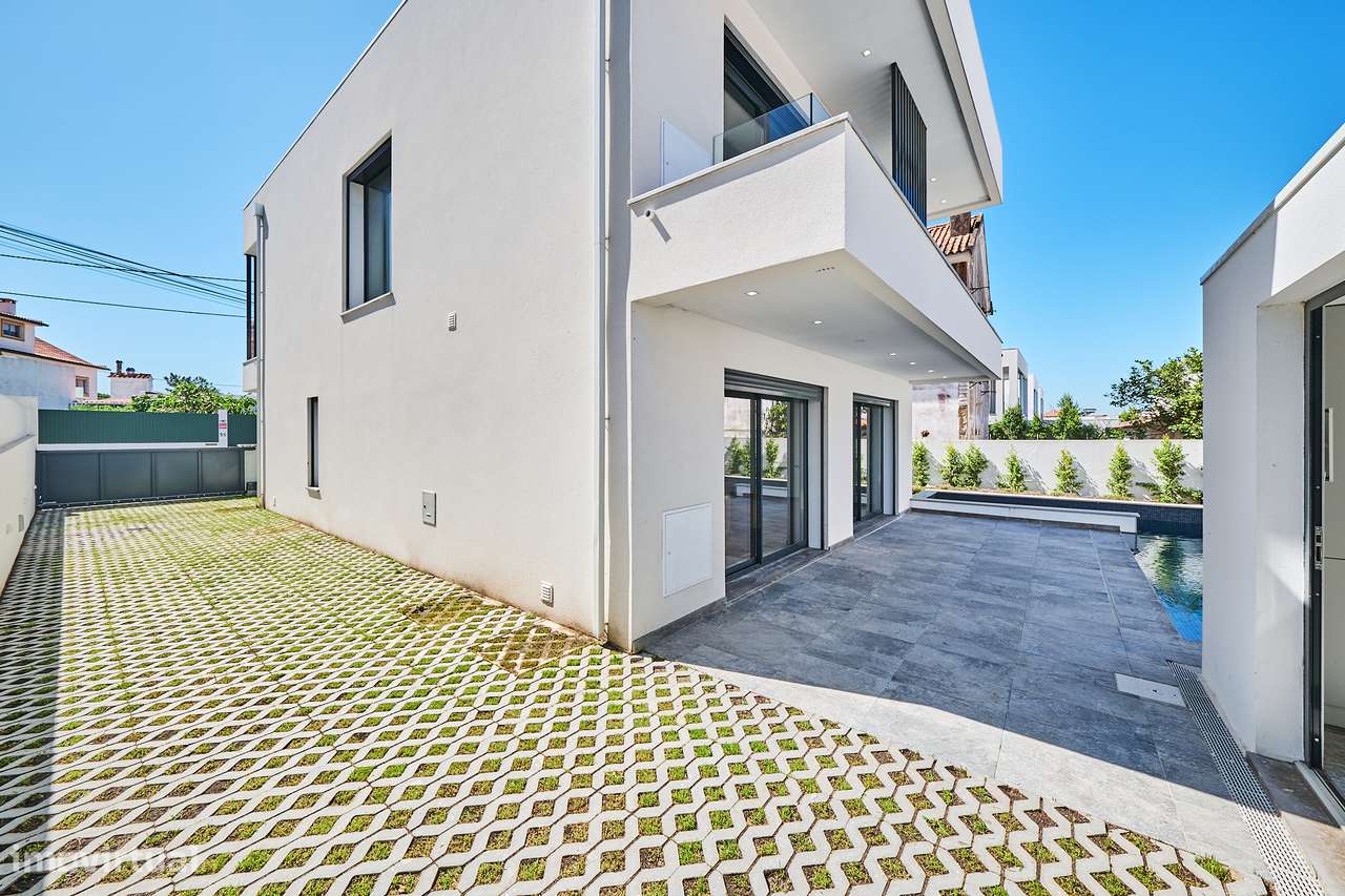 VALE CAVALA - Moradia T4 com piscina aquecida, piso radiante e garagem - Grande imagem: 5/41