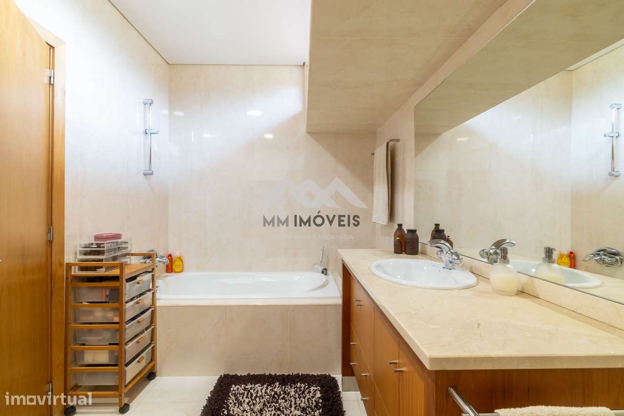 Moradia T6 | Braga | Isolada | Piscina | 1 000m2 | Terraço | Jardim |-37