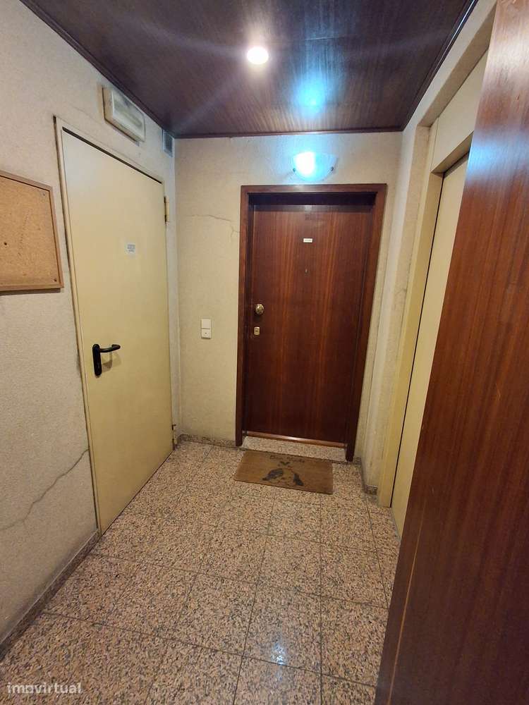 Apartamento T1 +1 com 77m² Matosinhos-5