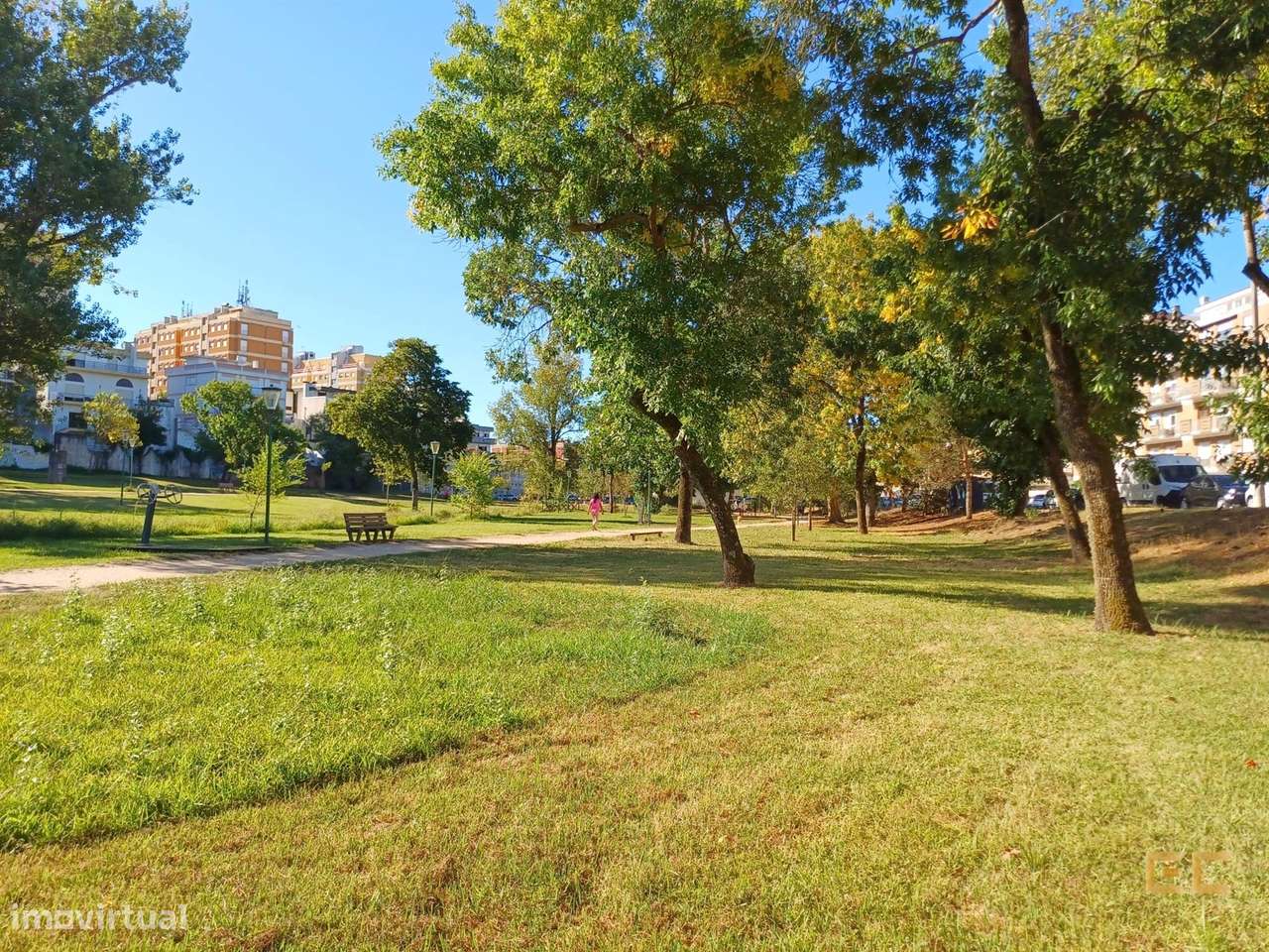Apartamento T3 com Garagem - Abadias!-28