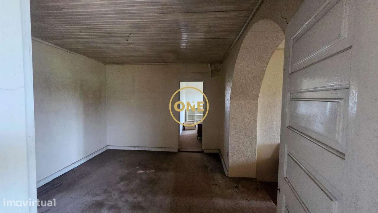 Moradia T4 para Restauro em Lousado com Projeto Aprovado-20