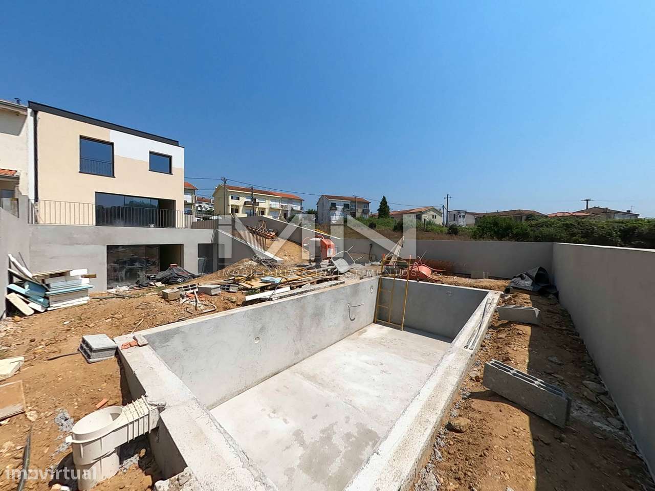 Moradia V4 -c/ piscina - 5 km do Porto-44