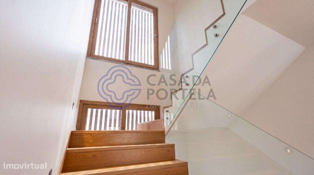 Moradia T4 com3 suites isolada-31