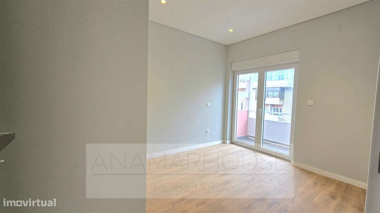 T2 remodelado primeiro andar, Mina de água, Amadora,Lisboa-7