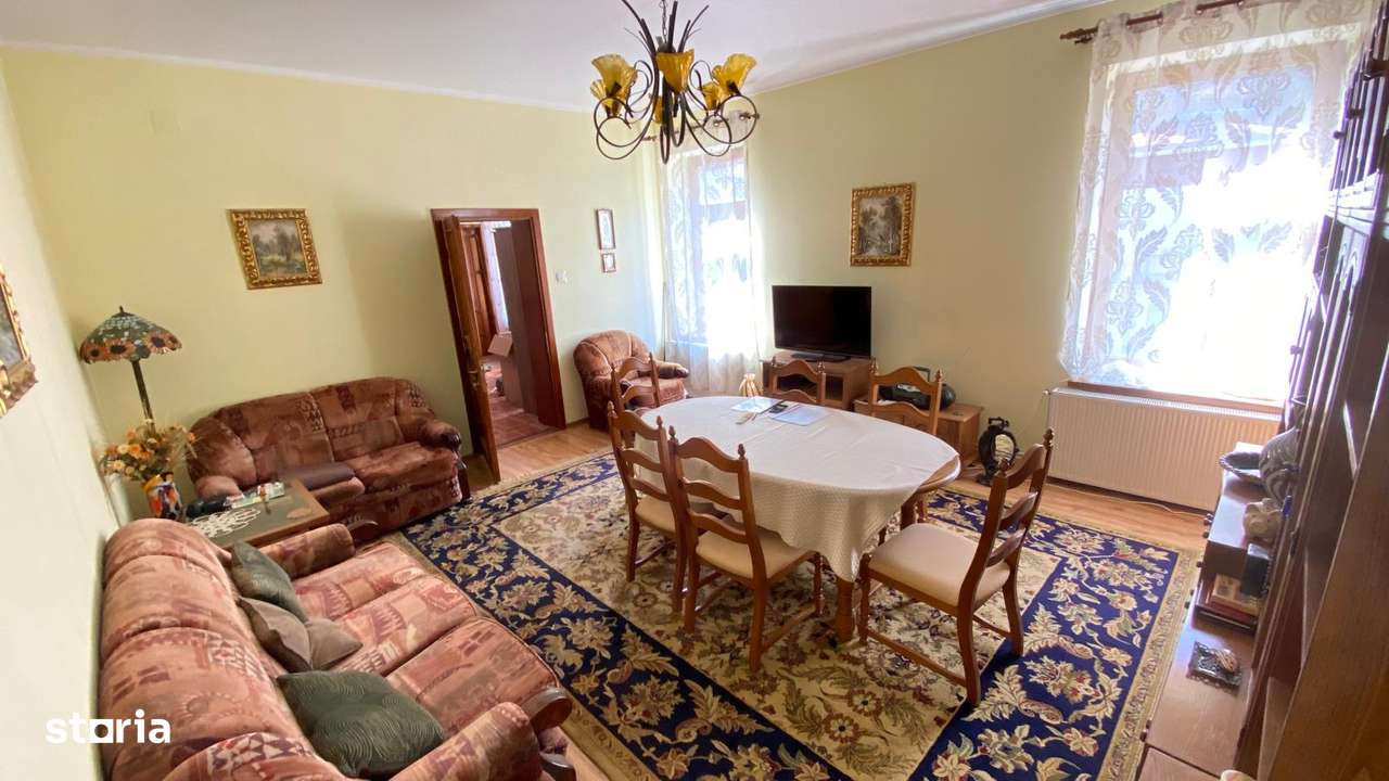 Apartament spațios în Centrul Istoric – priveliște spre Tâmpa - Imagine principală: 3/11