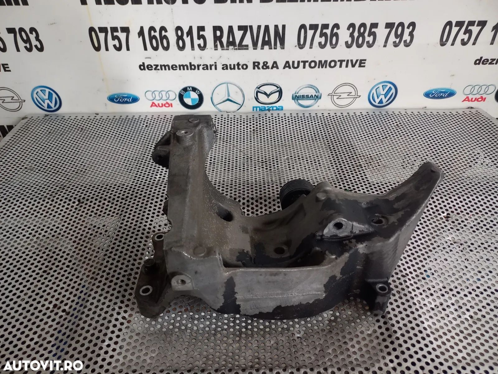 Suport Accesorii Alternator Compresor Clima Bmw X1 X3 E83 E84 2.0 D N47D20 Cod 7802639 Dezmembrez Bmw X3 E83 LCI Facelift 2.0 D Manual N47 177 Cai 4x4 Volan Stanga - Dezmembrari Arad - 1