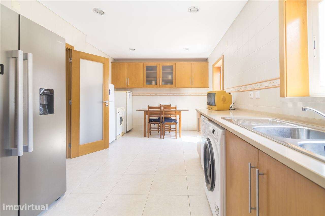 Moradia Geminada, 4 quartos, Lourinhã - Grande imagem: 5/20