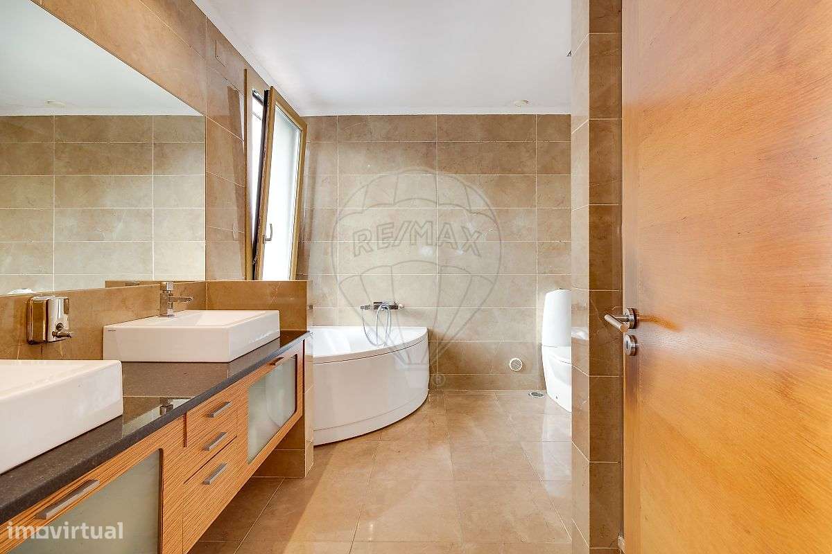 Moradia T4 para venda-17