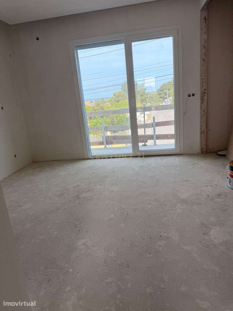 Moradia em construção com arquitetura contemporânea-10