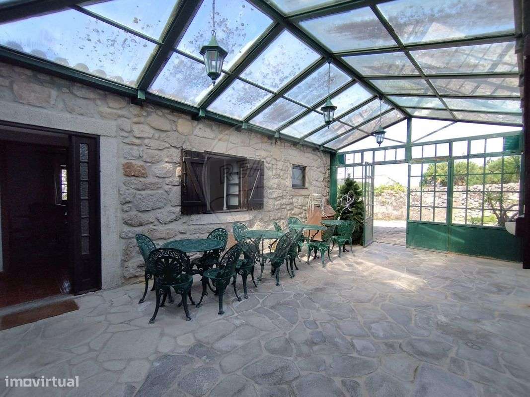 Moradia T6 para venda-6