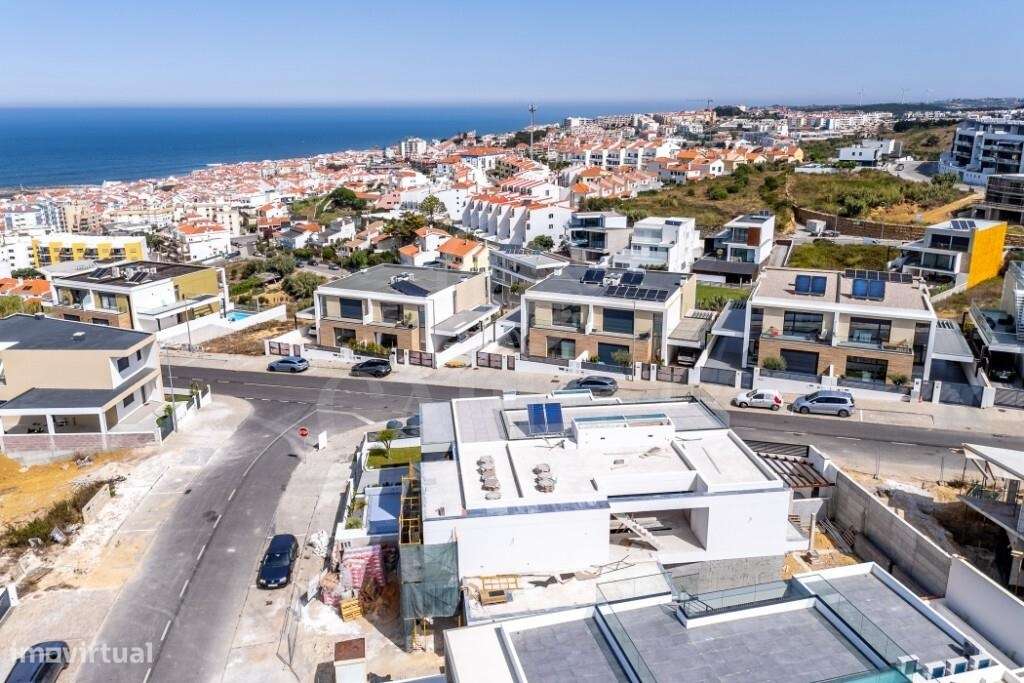 Moradia T4 de Luxo com Vista Mar: O Seu Refúgio Na Ericeira!-2