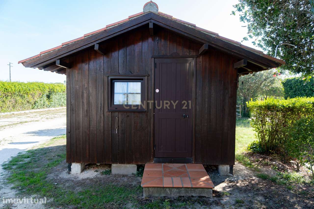 Oportunidade de investimento: edifício habitacional + piscina + terren-22